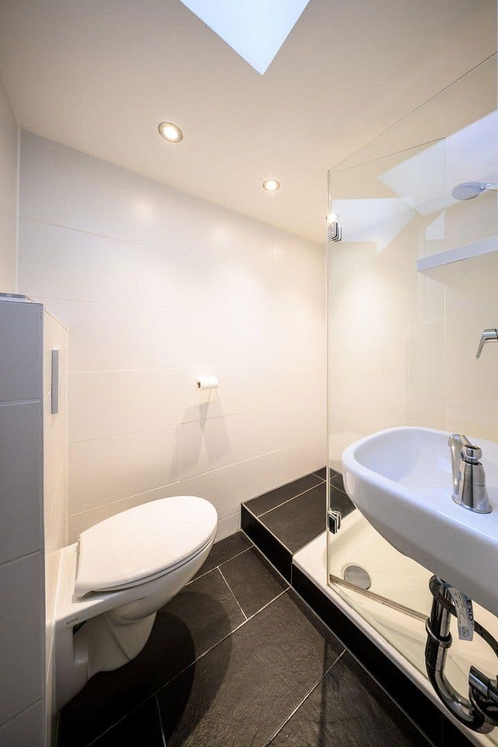 Prodej bytu 3+1 68 m², Mönchhaldenstr 105, Stuttgart, Bádensko-Württembersko Prodej bytu 3+1 68 m², Mönchhaldenstr 105, Stuttgart, Bádensko-Württembersko