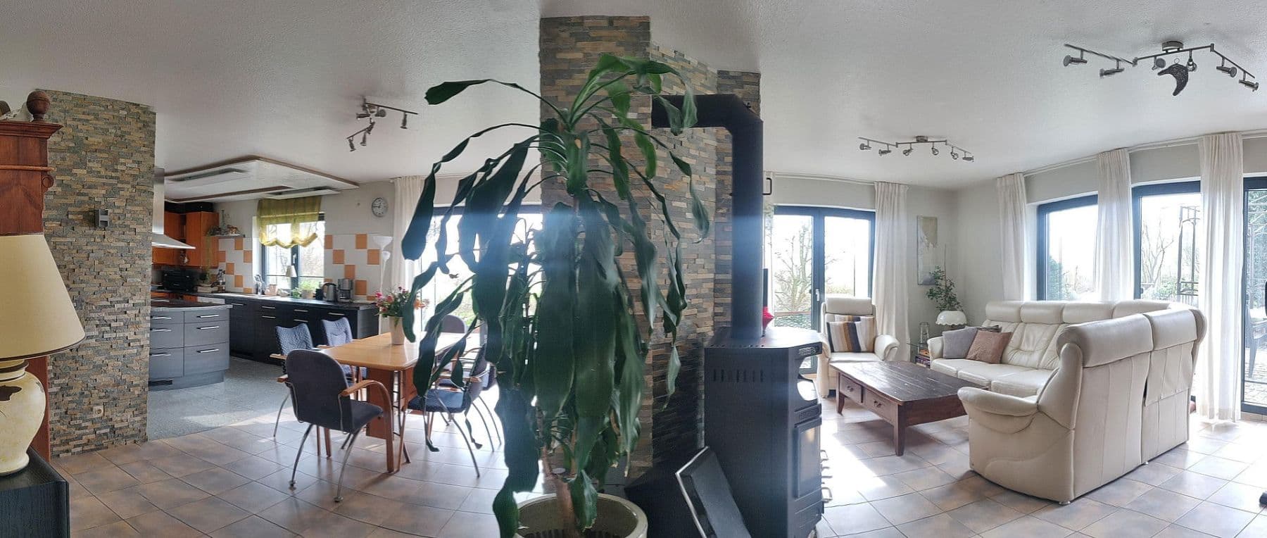 Prodej domu 244 m², pozemek 518 m², Wennigsen (Deister), Dolní Sasko Prodej domu 244 m², pozemek 518 m², Wennigsen (Deister), Dolní Sasko