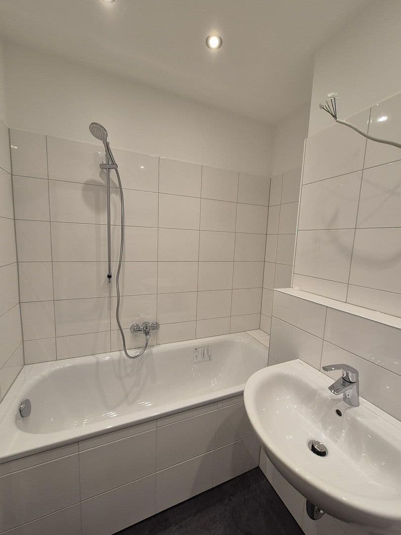 Pronájem bytu 1+1 30 m², Düsseldorf, Severní Porýní-Vestfálsko Pronájem bytu 1+1 30 m², Düsseldorf, Severní Porýní-Vestfálsko