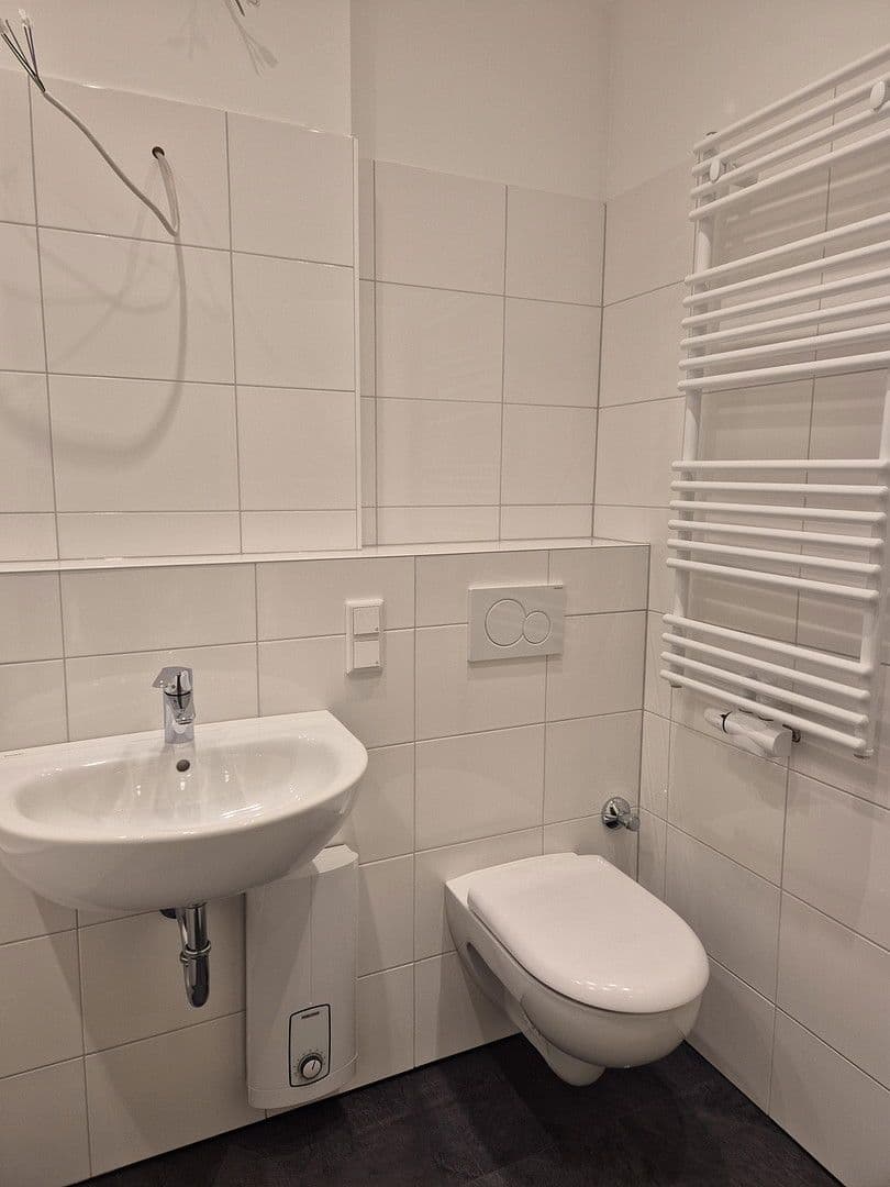 Pronájem bytu 1+1 30 m², Düsseldorf, Severní Porýní-Vestfálsko Pronájem bytu 1+1 30 m², Düsseldorf, Severní Porýní-Vestfálsko