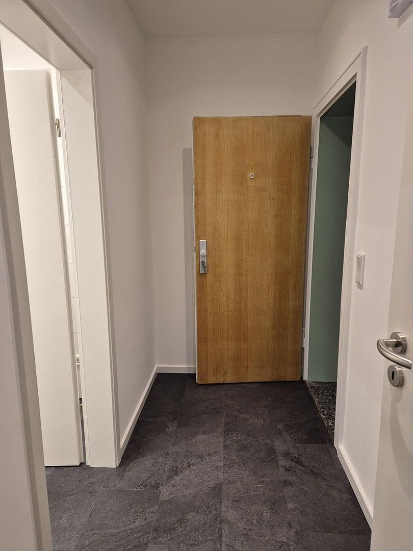 Pronájem bytu 1+1 30 m², Düsseldorf, Severní Porýní-Vestfálsko Pronájem bytu 1+1 30 m², Düsseldorf, Severní Porýní-Vestfálsko