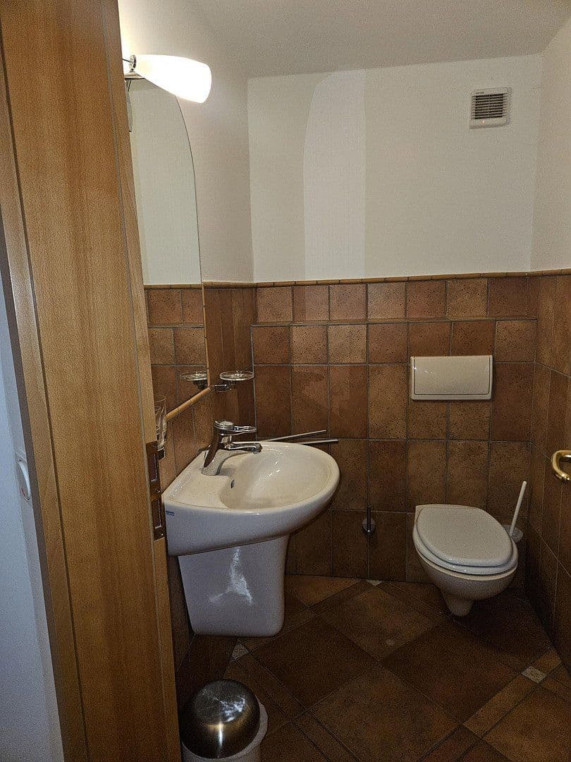 Prodej domu 285 m², pozemek 3.680 m², Ringstraße 8b, Dobin am See, Mecklenburg-Vorpommern Prodej domu 285 m², pozemek 3.680 m², Ringstraße 8b, Dobin am See, Mecklenburg-Vorpommern
