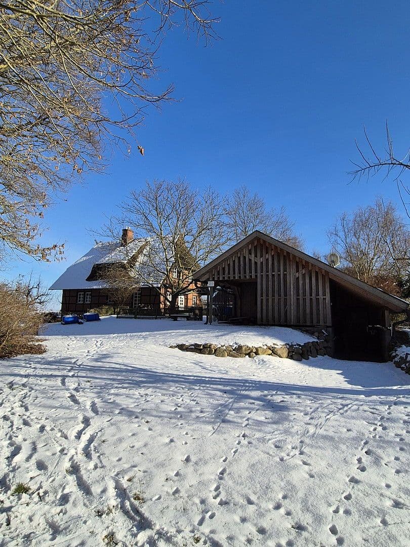 Prodej domu 285 m², pozemek 32.000 m², Dobin am See, Mecklenburg-Vorpommern Prodej domu 285 m², pozemek 32.000 m², Dobin am See, Mecklenburg-Vorpommern