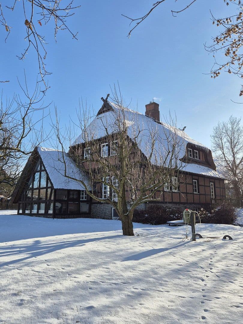 Prodej domu 285 m², pozemek 32.000 m², Dobin am See, Mecklenburg-Vorpommern Prodej domu 285 m², pozemek 32.000 m², Dobin am See, Mecklenburg-Vorpommern