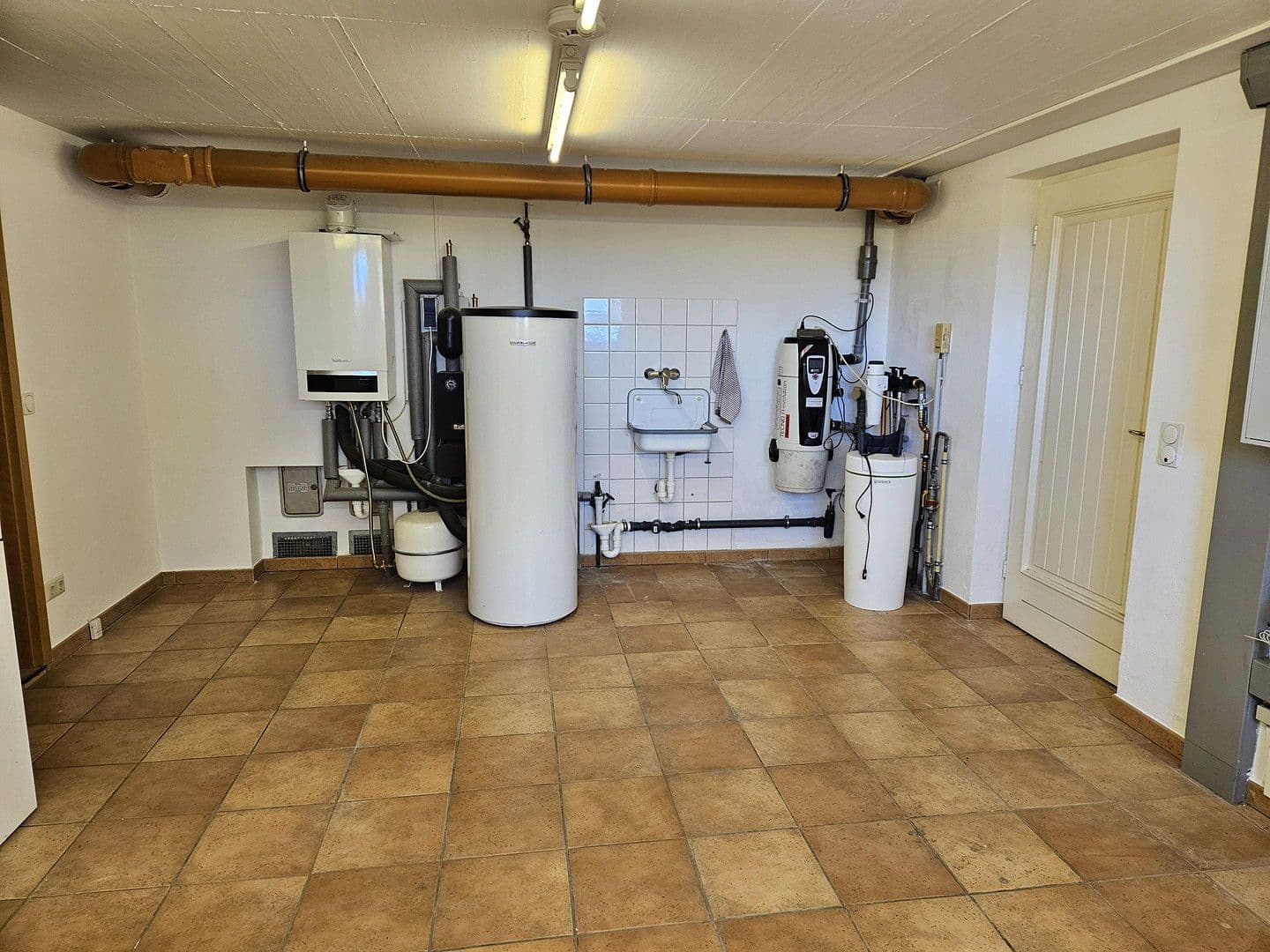 Prodej domu 285 m², pozemek 32.000 m², Dobin am See, Mecklenburg-Vorpommern Prodej domu 285 m², pozemek 32.000 m², Dobin am See, Mecklenburg-Vorpommern