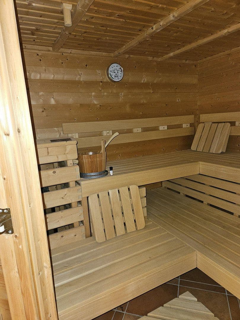 Prodej domu 285 m², pozemek 3.680 m², Ringstraße 8b, Dobin am See, Mecklenburg-Vorpommern Prodej domu 285 m², pozemek 3.680 m², Ringstraße 8b, Dobin am See, Mecklenburg-Vorpommern