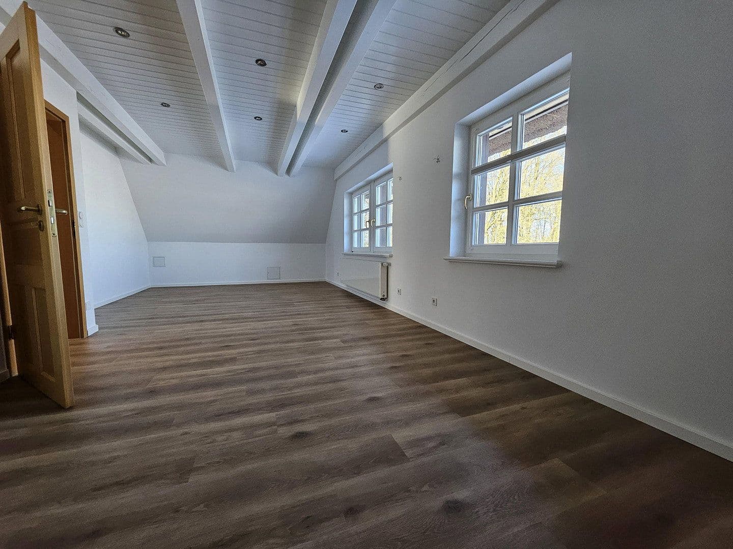 Prodej domu 285 m², pozemek 3.680 m², Ringstraße 8b, Dobin am See, Mecklenburg-Vorpommern Prodej domu 285 m², pozemek 3.680 m², Ringstraße 8b, Dobin am See, Mecklenburg-Vorpommern