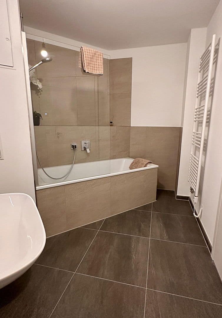 Pronájem bytu 2+kk 78 m², Wiesbadener Strasse 56 D, Berlin, Berlín Pronájem bytu 2+kk 78 m², Wiesbadener Strasse 56 D, Berlin, Berlín