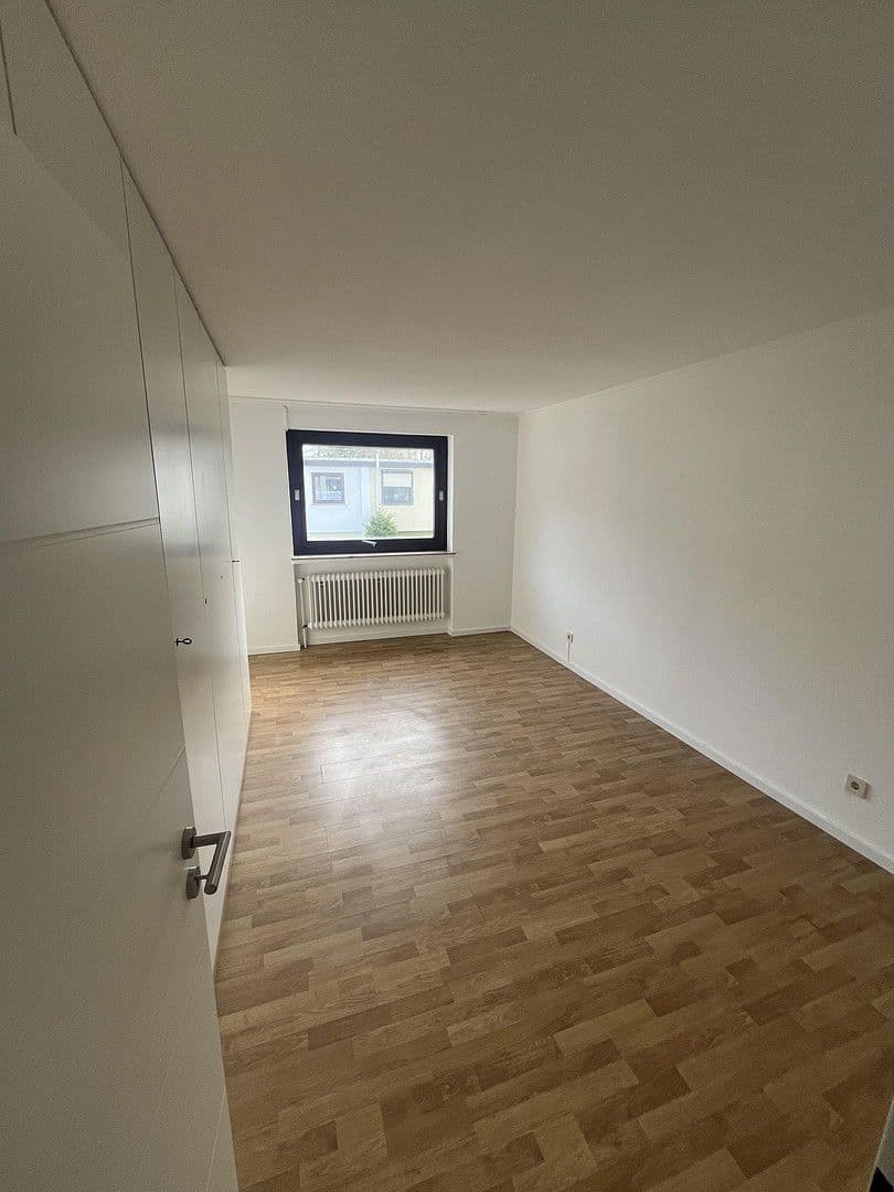 Prodej domu 146 m², pozemek 294 m², Delmenhorst, Dolní Sasko Prodej domu 146 m², pozemek 294 m², Delmenhorst, Dolní Sasko