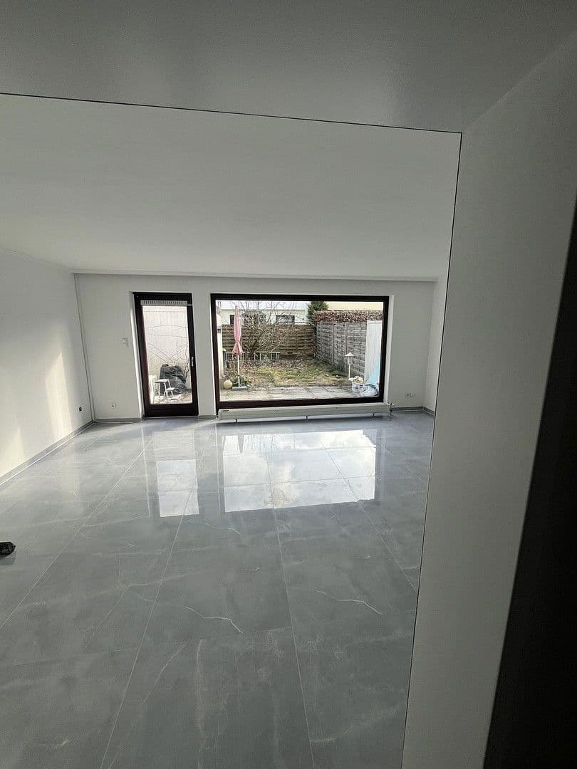 Prodej domu 146 m², pozemek 294 m², Delmenhorst, Dolní Sasko Prodej domu 146 m², pozemek 294 m², Delmenhorst, Dolní Sasko