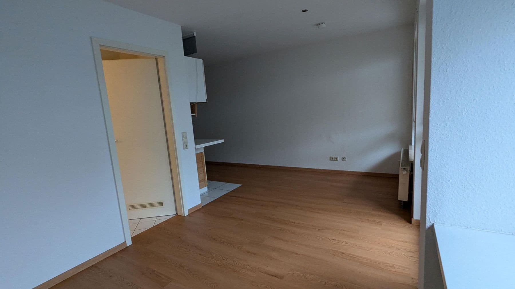 Pronájem bytu 1+1 31 m², Müllheim im Markgräflerland, Bádensko-Württembersko Pronájem bytu 1+1 31 m², Müllheim im Markgräflerland, Bádensko-Württembersko