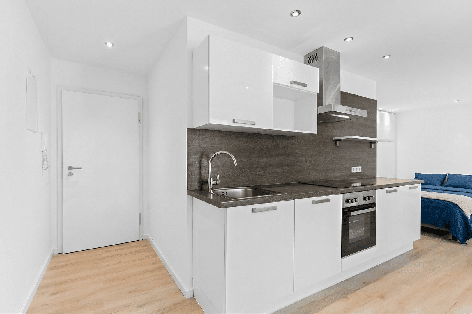 Pronájem bytu 1+1 30 m², Frankfurt, Hessen Pronájem bytu 1+1 30 m², Frankfurt, Hessen