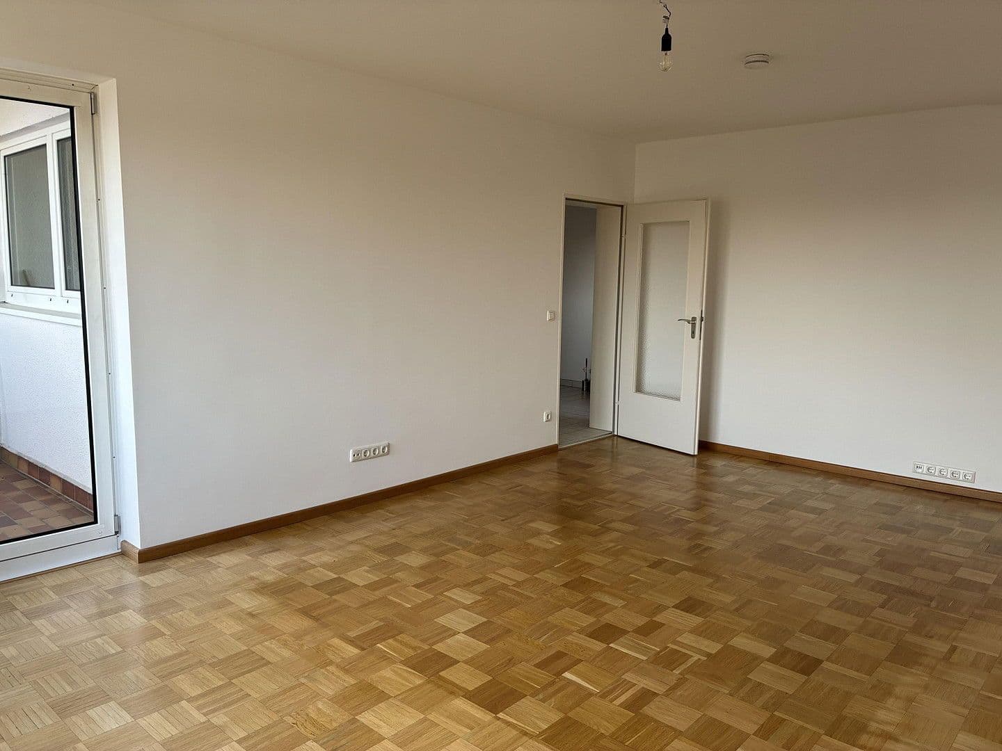 Pronájem bytu 2+1 61 m², Münchener Str. 10, Germering, Bavorsko Pronájem bytu 2+1 61 m², Münchener Str. 10, Germering, Bavorsko