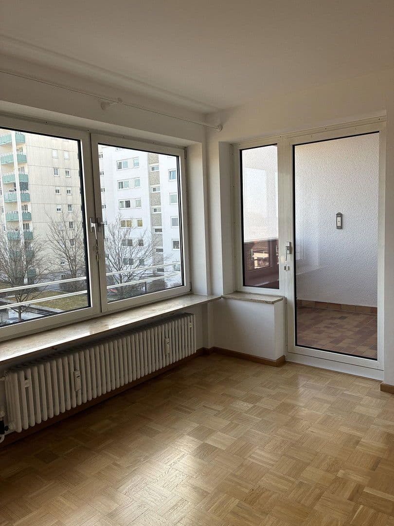 Pronájem bytu 2+1 61 m², Münchener Str. 10, Germering, Bavorsko Pronájem bytu 2+1 61 m², Münchener Str. 10, Germering, Bavorsko