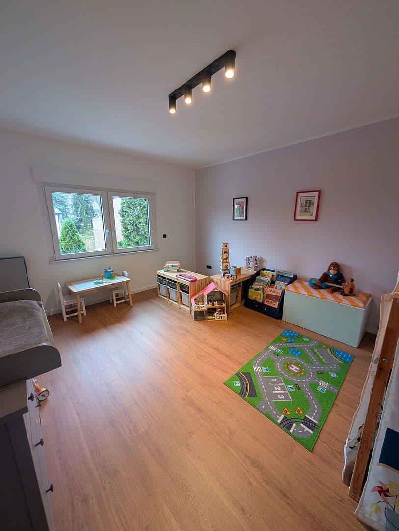 Prodej domu 123 m², pozemek 574 m², Oberhausen, Severní Porýní-Vestfálsko Prodej domu 123 m², pozemek 574 m², Oberhausen, Severní Porýní-Vestfálsko