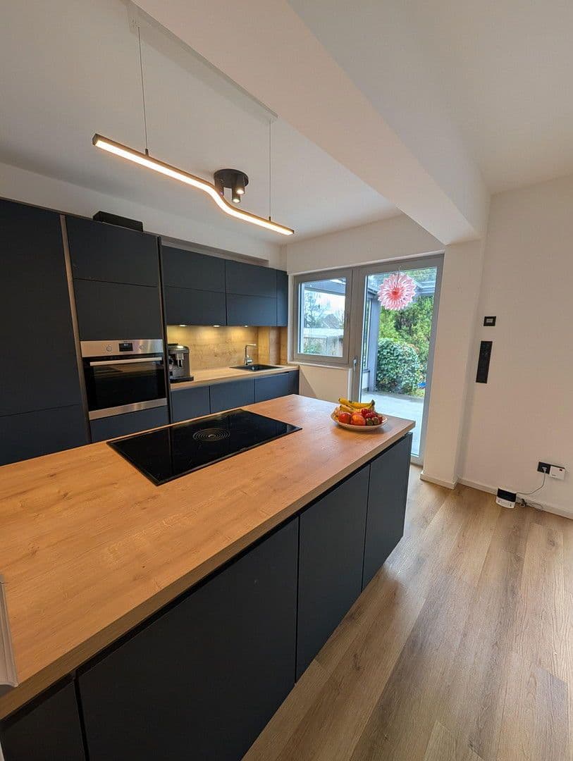 Prodej domu 123 m², pozemek 574 m², Oberhausen, Severní Porýní-Vestfálsko Prodej domu 123 m², pozemek 574 m², Oberhausen, Severní Porýní-Vestfálsko