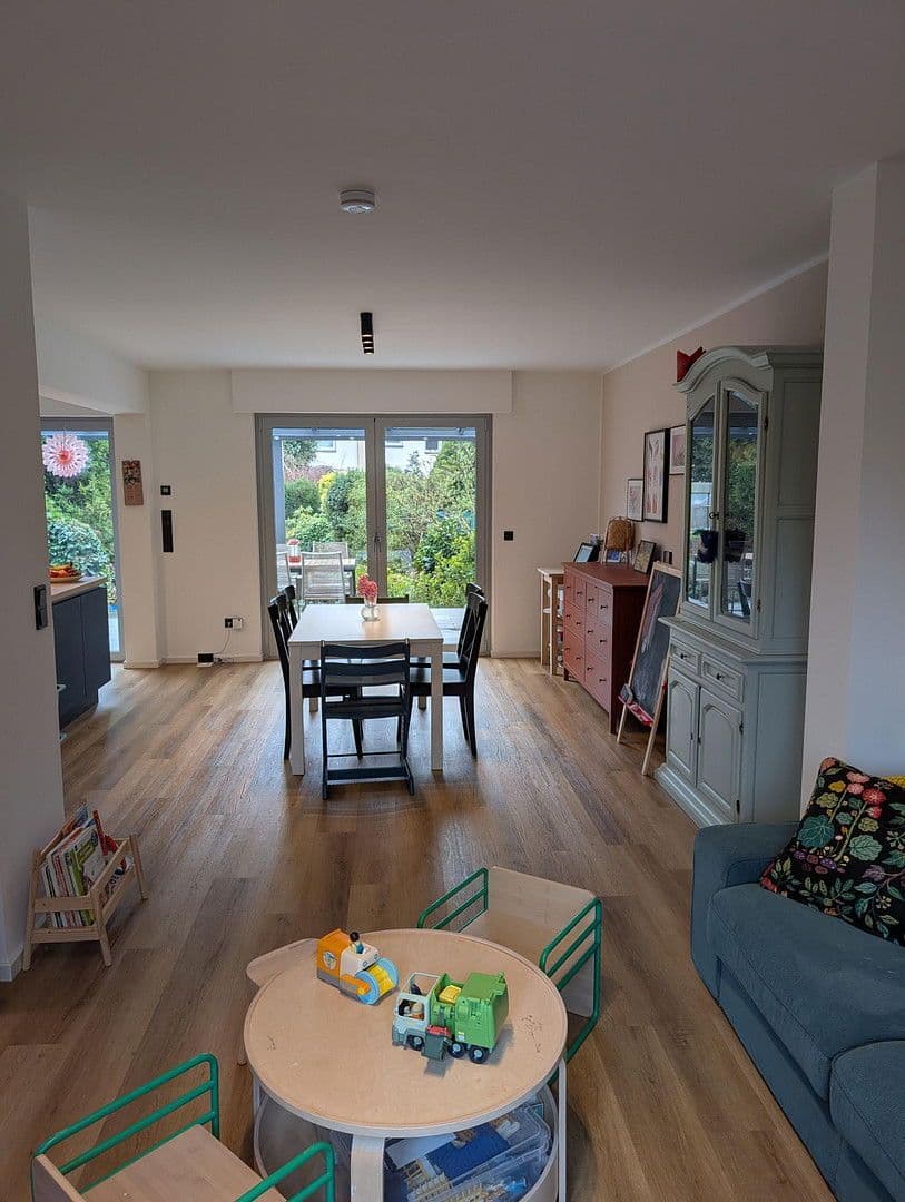 Prodej domu 123 m², pozemek 574 m², Oberhausen, Severní Porýní-Vestfálsko Prodej domu 123 m², pozemek 574 m², Oberhausen, Severní Porýní-Vestfálsko