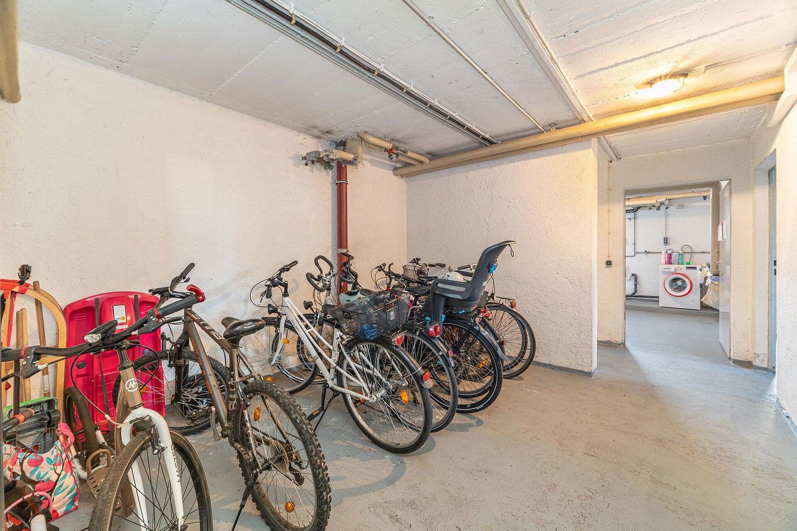 Prodej bytu 4+1 90 m², Steinbergstr 39, Germering, Bavorsko Prodej bytu 4+1 90 m², Steinbergstr 39, Germering, Bavorsko