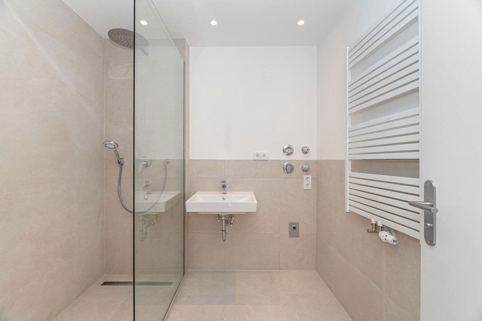 Prodej bytu 4+1 90 m², Steinbergstr 39, Germering, Bavorsko Prodej bytu 4+1 90 m², Steinbergstr 39, Germering, Bavorsko