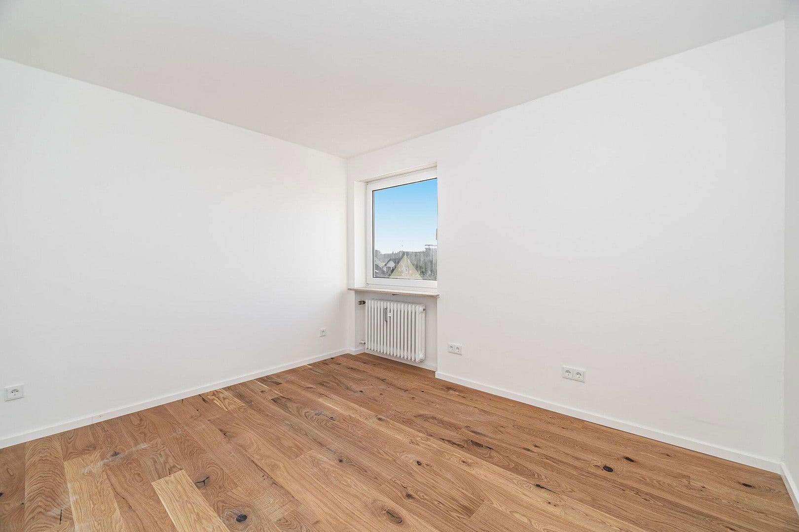 Prodej bytu 4+1 90 m², Steinbergstr 39, Germering, Bavorsko Prodej bytu 4+1 90 m², Steinbergstr 39, Germering, Bavorsko
