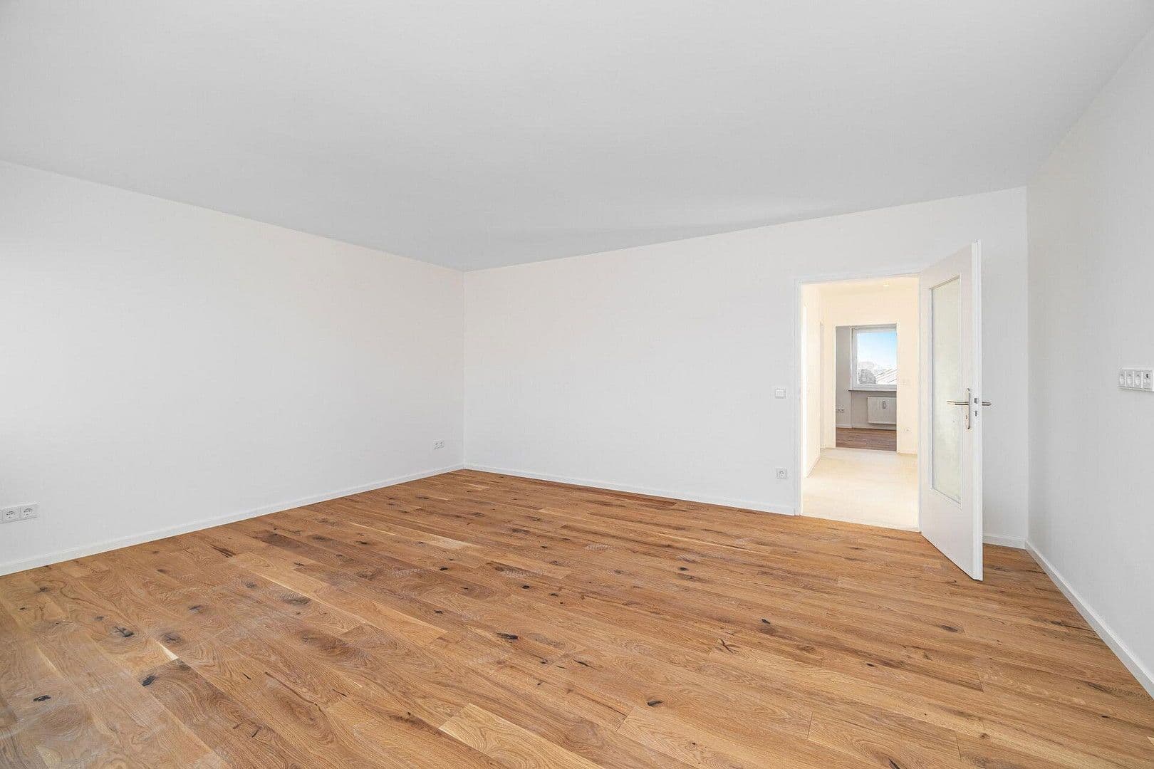 Prodej bytu 4+1 90 m², Steinbergstr 39, Germering, Bavorsko Prodej bytu 4+1 90 m², Steinbergstr 39, Germering, Bavorsko