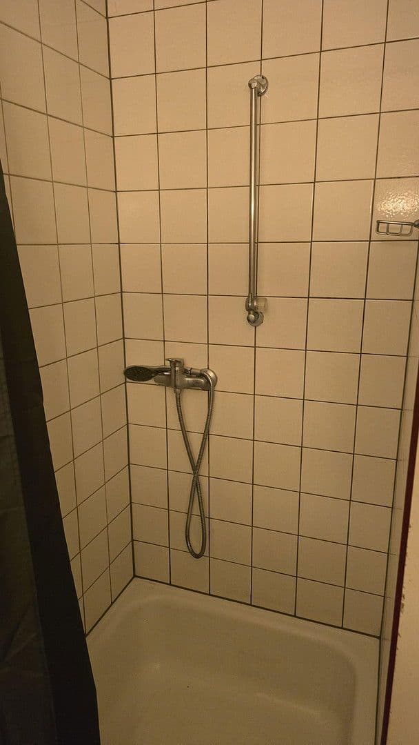 Pronájem bytu 1+1 20 m², Von-Weichs-Str.20, Bonn, Severní Porýní-Vestfálsko Pronájem bytu 1+1 20 m², Von-Weichs-Str.20, Bonn, Severní Porýní-Vestfálsko