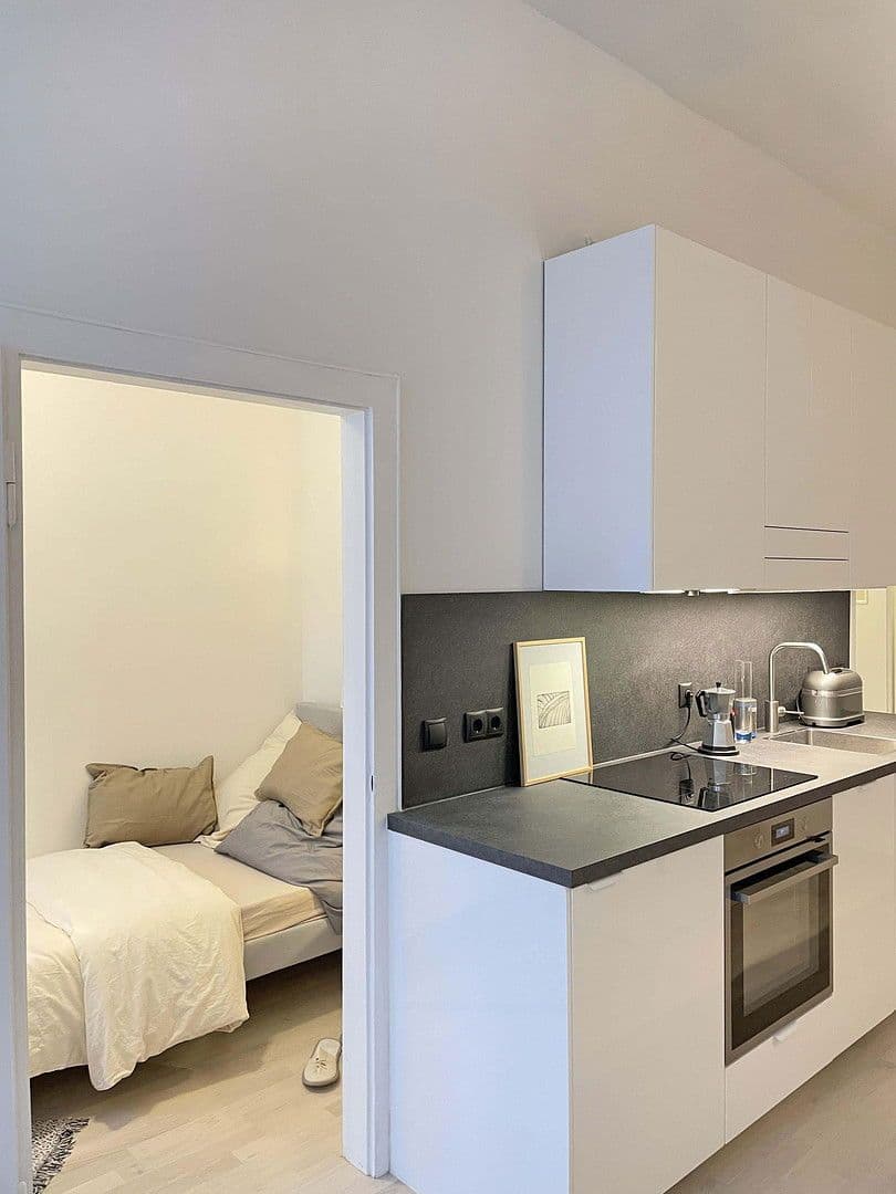 Prodej bytu 1+kk 35 m², Fehrbelliner Straße 36, Berlin, Berlín Prodej bytu 1+kk 35 m², Fehrbelliner Straße 36, Berlin, Berlín