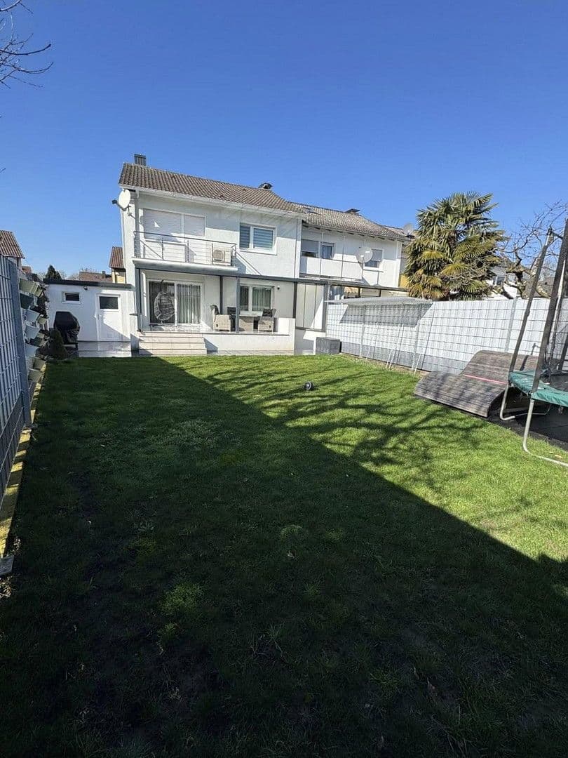 Prodej domu 115 m², pozemek 395 m², Forlenweg 16, Rastatt, Bádensko-Württembersko Prodej domu 115 m², pozemek 395 m², Forlenweg 16, Rastatt, Bádensko-Württembersko