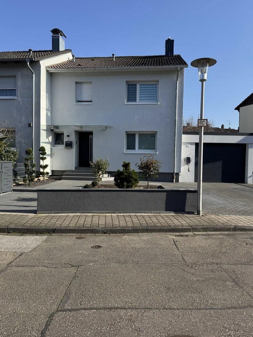 Prodej domu 115 m², pozemek 395 m², Forlenweg 16, Rastatt, Bádensko-Württembersko Prodej domu 115 m², pozemek 395 m², Forlenweg 16, Rastatt, Bádensko-Württembersko