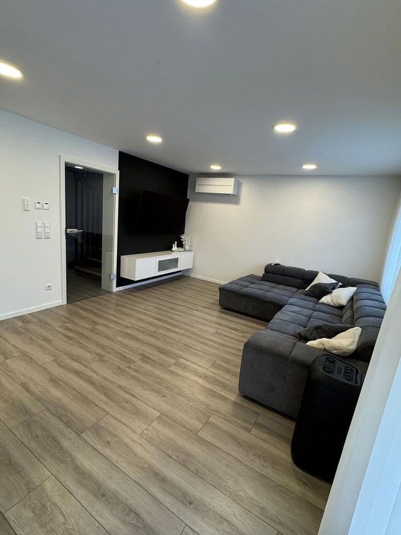 Prodej domu 115 m², pozemek 395 m², Forlenweg 16, Rastatt, Bádensko-Württembersko Prodej domu 115 m², pozemek 395 m², Forlenweg 16, Rastatt, Bádensko-Württembersko