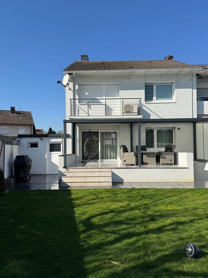 Prodej domu 115 m², pozemek 395 m², Forlenweg 16, Rastatt, Bádensko-Württembersko Prodej domu 115 m², pozemek 395 m², Forlenweg 16, Rastatt, Bádensko-Württembersko