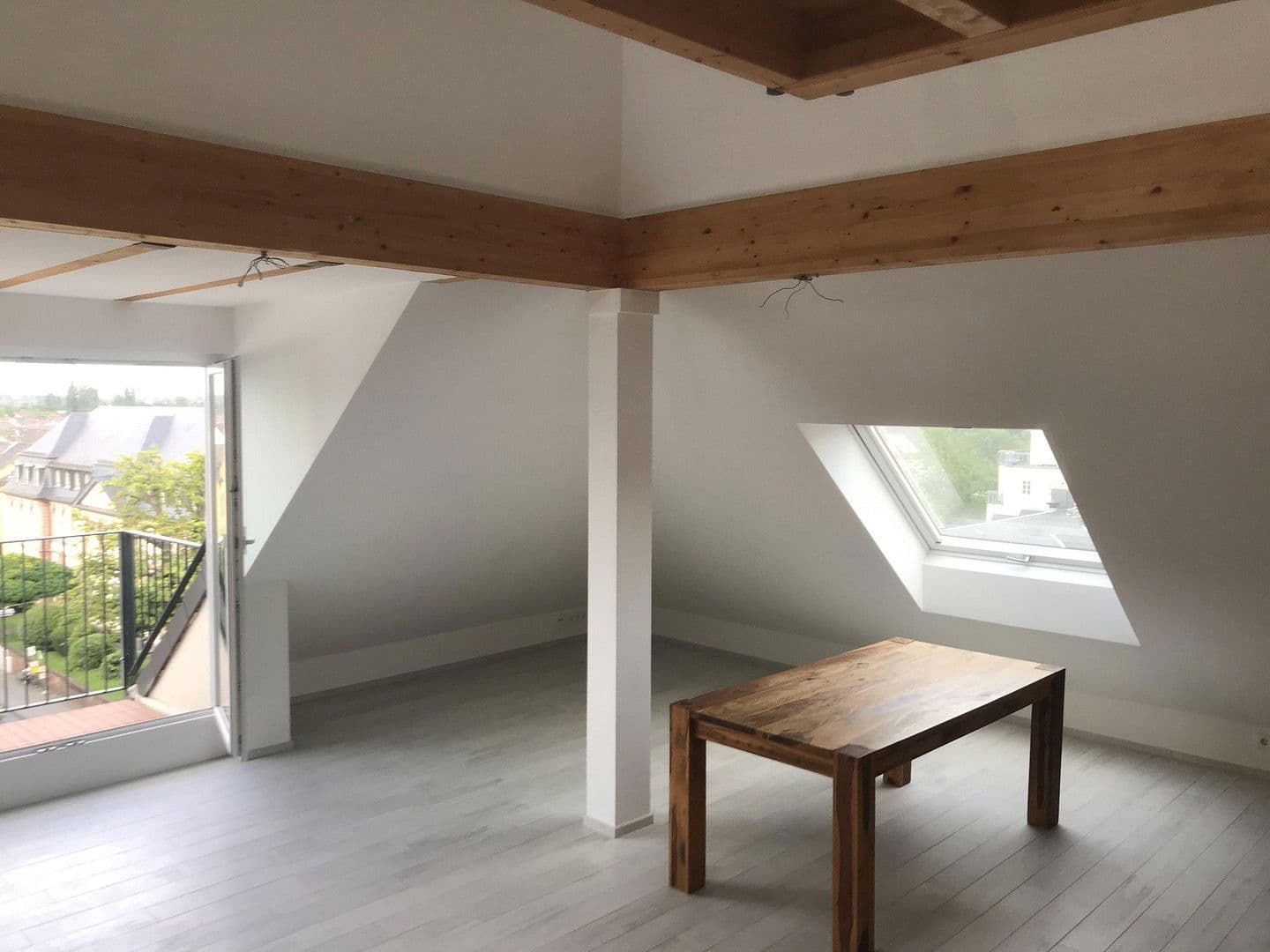 Pronájem bytu 3+1 82 m², Frankfurt am Main, Hessen Pronájem bytu 3+1 82 m², Frankfurt am Main, Hessen