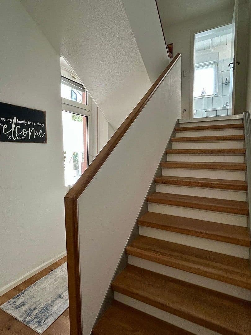 Prodej domu 187 m², pozemek 320 m², Weilerbach, Porýní-Falc Prodej domu 187 m², pozemek 320 m², Weilerbach, Porýní-Falc