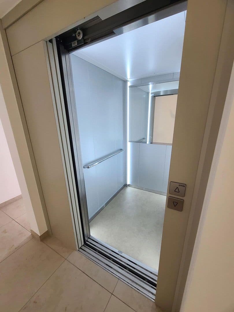 Pronájem bytu 3+1 68 m², Baar-Ebenhausen, Bavorsko Pronájem bytu 3+1 68 m², Baar-Ebenhausen, Bavorsko