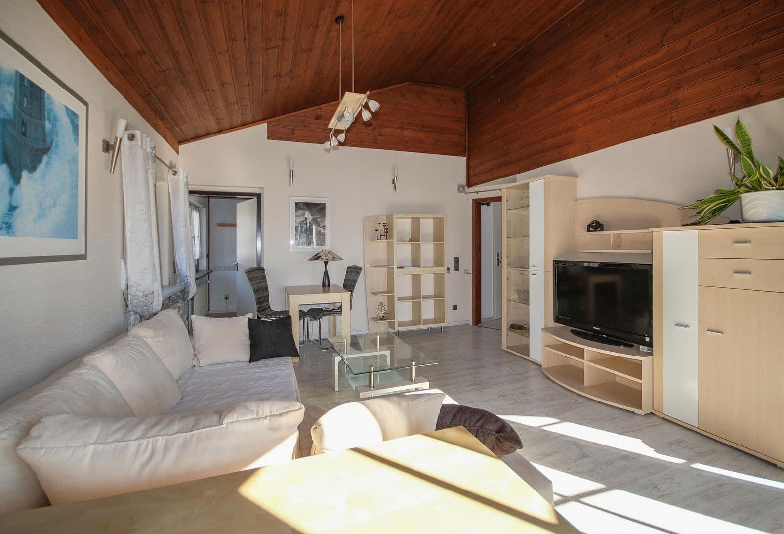 Pronájem bytu 1+kk 51 m², Friedrichsdorf, Hessen Pronájem bytu 1+kk 51 m², Friedrichsdorf, Hessen