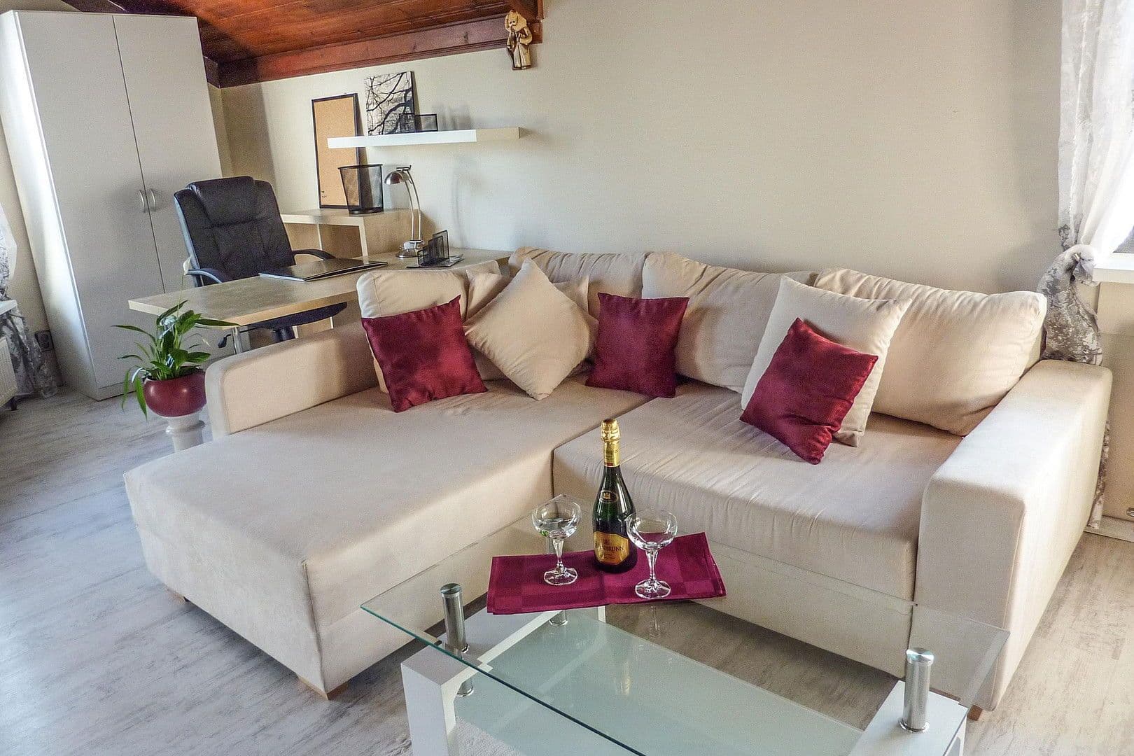 Pronájem bytu 1+kk 51 m², Friedrichsdorf, Hessen Pronájem bytu 1+kk 51 m², Friedrichsdorf, Hessen