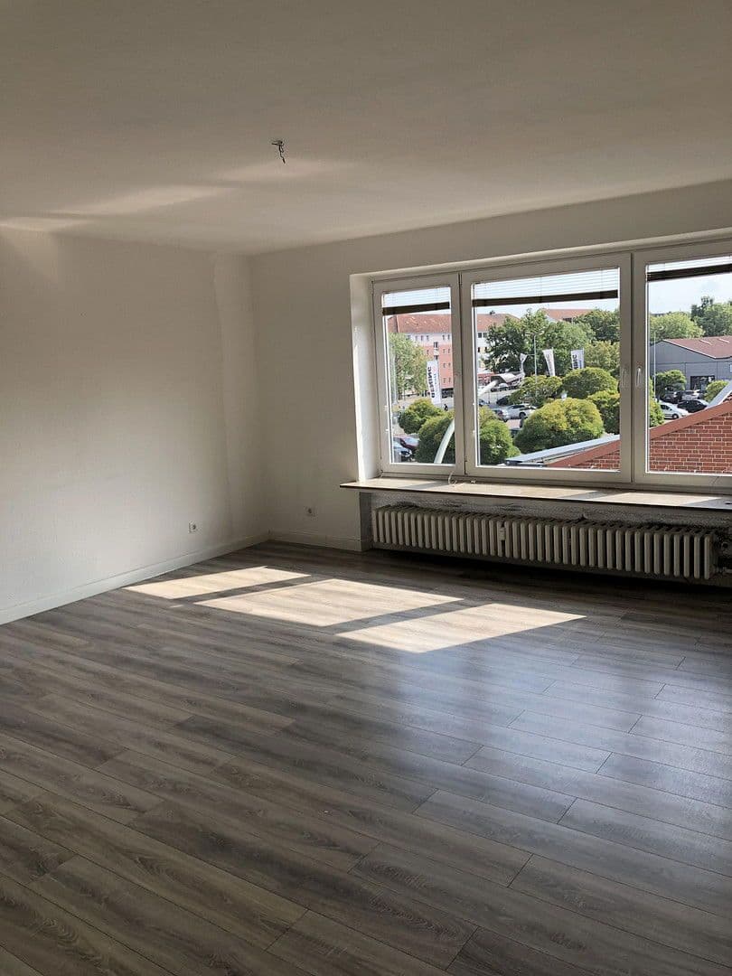 Pronájem bytu 3+1 76 m², Kanalstraße 5, Bremerhaven, Bremen Pronájem bytu 3+1 76 m², Kanalstraße 5, Bremerhaven, Bremen
