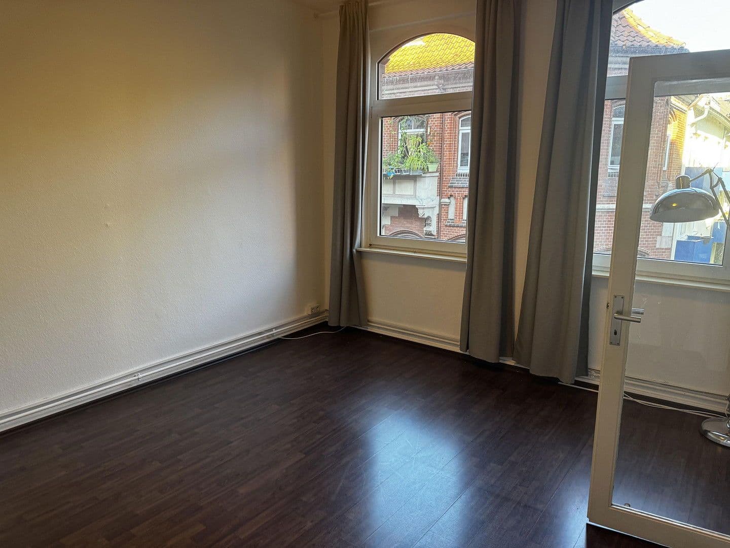 Pronájem bytu 1+1 36 m², Kommandanturstraße 10, Hannover, Dolní Sasko Pronájem bytu 1+1 36 m², Kommandanturstraße 10, Hannover, Dolní Sasko