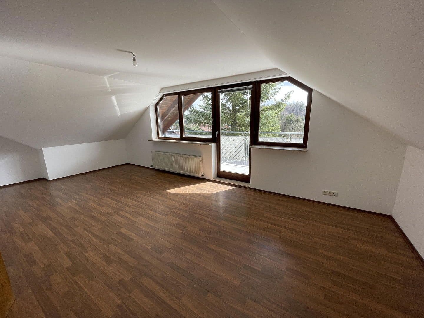Pronájem bytu 2+1 74 m², Wüstenrot, Bádensko-Württembersko Pronájem bytu 2+1 74 m², Wüstenrot, Bádensko-Württembersko