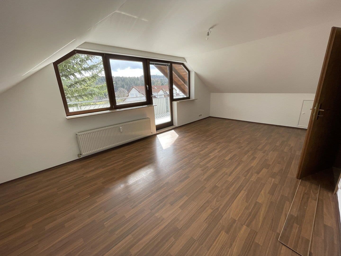 Pronájem bytu 2+1 74 m², Wüstenrot, Bádensko-Württembersko Pronájem bytu 2+1 74 m², Wüstenrot, Bádensko-Württembersko