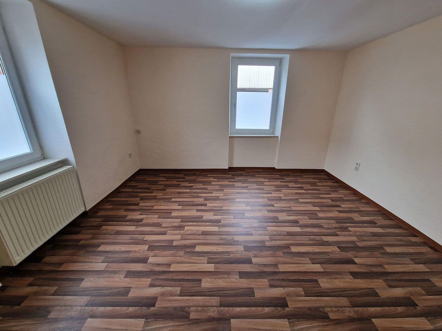 Pronájem bytu 2+1 36 m², Staatstraße 44, Neidenfels, Porýní-Falc Pronájem bytu 2+1 36 m², Staatstraße 44, Neidenfels, Porýní-Falc