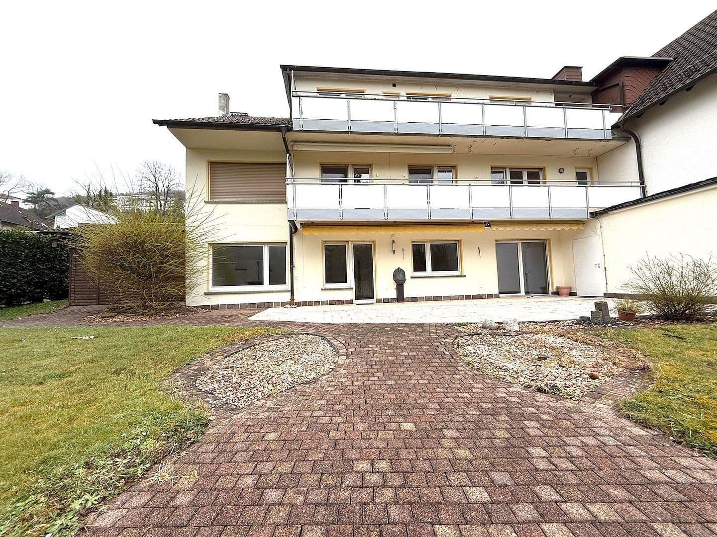 Pronájem bytu 4+1 110 m², Villbacher Str. 44, Bad Orb, Hessen Pronájem bytu 4+1 110 m², Villbacher Str. 44, Bad Orb, Hessen