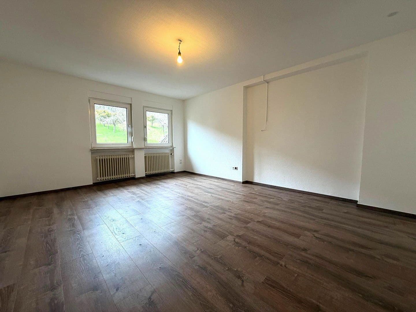 Pronájem bytu 4+1 110 m², Villbacher Str. 44, Bad Orb, Hessen Pronájem bytu 4+1 110 m², Villbacher Str. 44, Bad Orb, Hessen