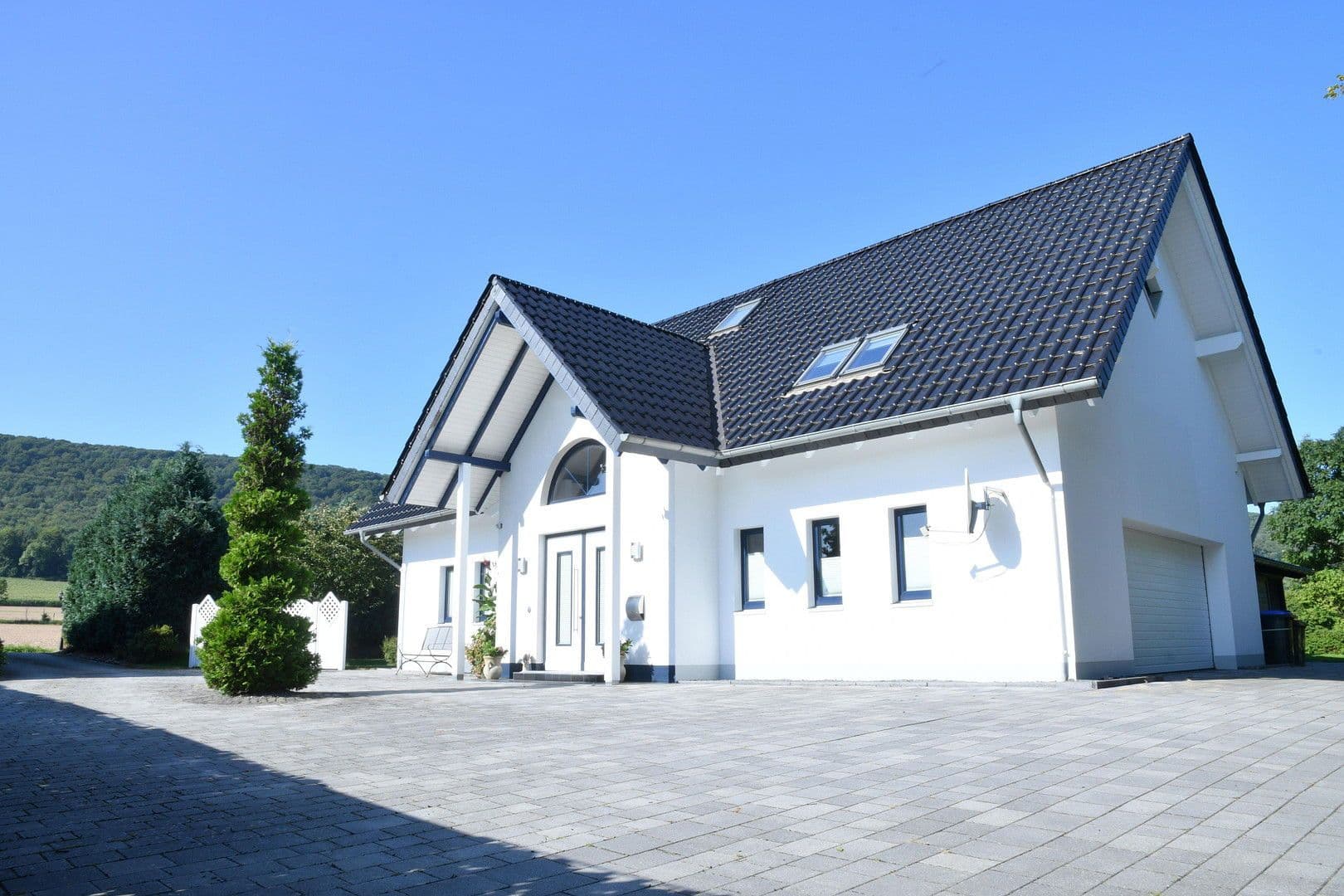 Prodej domu 301 m², pozemek 2.065 m², Coppenbrügge, Dolní Sasko Prodej domu 301 m², pozemek 2.065 m², Coppenbrügge, Dolní Sasko