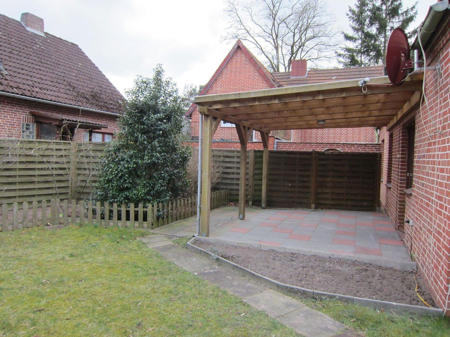 Prodej domu 140 m², pozemek 310 m², Kirchlinteln, Dolní Sasko Prodej domu 140 m², pozemek 310 m², Kirchlinteln, Dolní Sasko