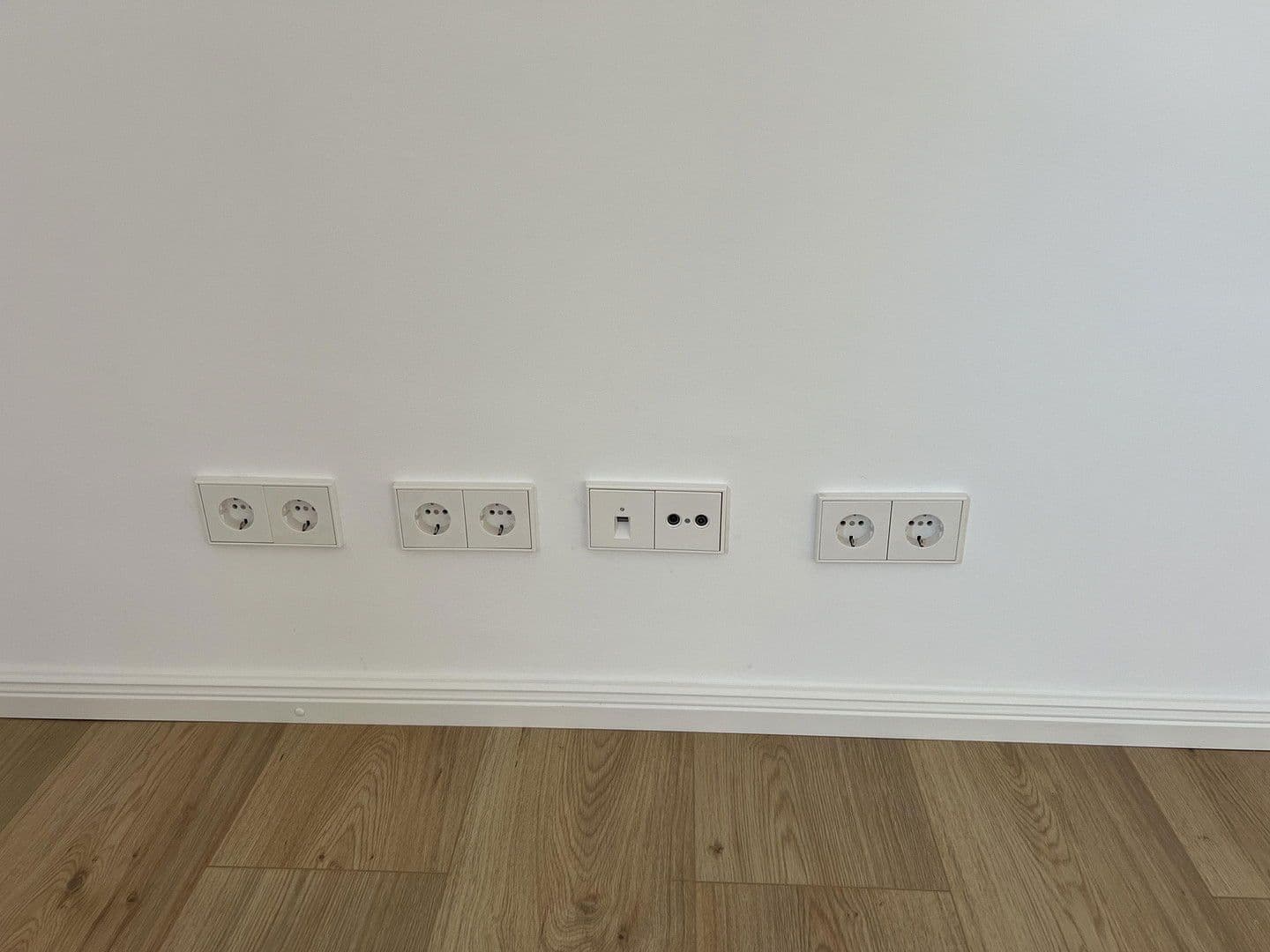 Pronájem domu 133 m², pozemek 591 m², Wolfsburg, Dolní Sasko Pronájem domu 133 m², pozemek 591 m², Wolfsburg, Dolní Sasko