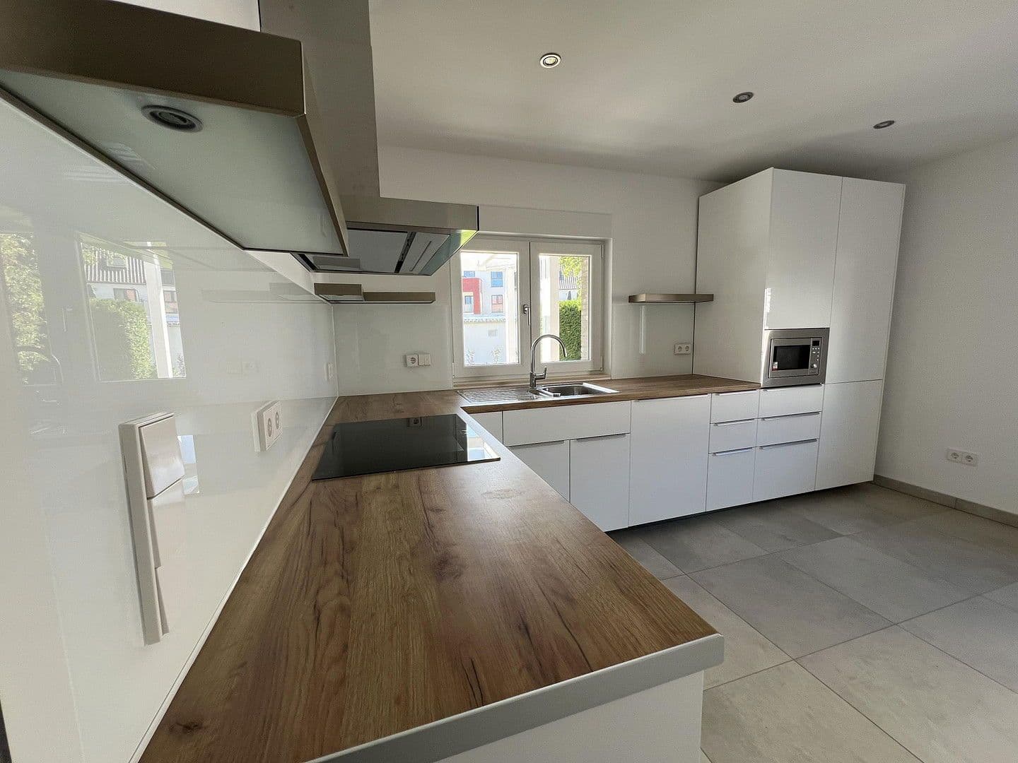 Pronájem domu 133 m², pozemek 591 m², Wolfsburg, Dolní Sasko Pronájem domu 133 m², pozemek 591 m², Wolfsburg, Dolní Sasko