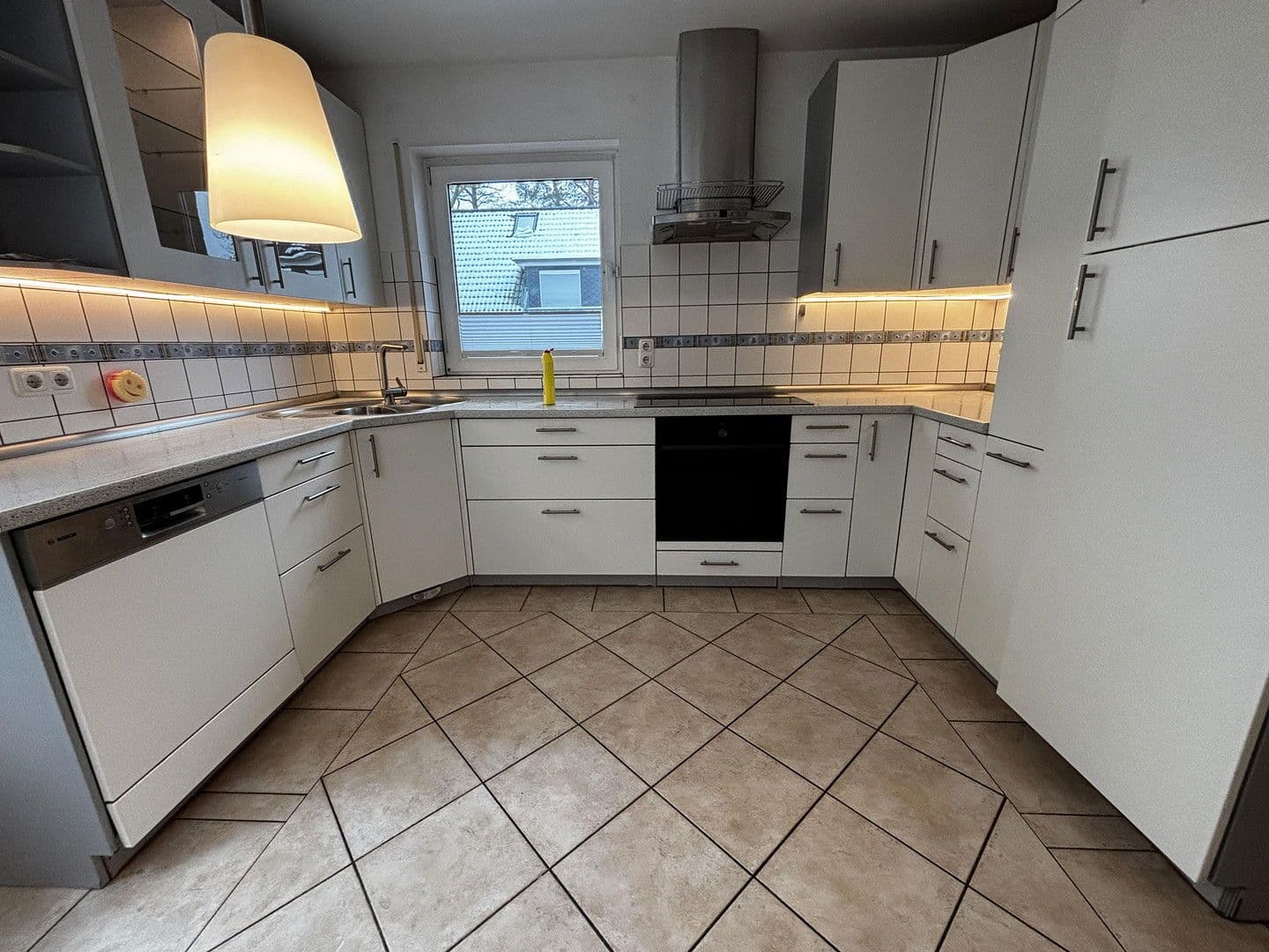 Prodej domu 155 m², pozemek 450 m², Talweg, 4M, Hamburg, Hamburg Prodej domu 155 m², pozemek 450 m², Talweg, 4M, Hamburg, Hamburg