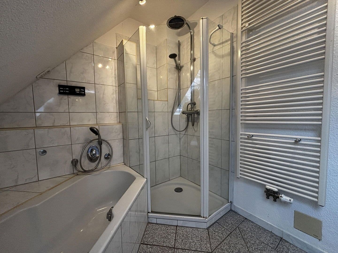 Prodej domu 155 m², pozemek 450 m², Talweg, 4M, Hamburg, Hamburg Prodej domu 155 m², pozemek 450 m², Talweg, 4M, Hamburg, Hamburg