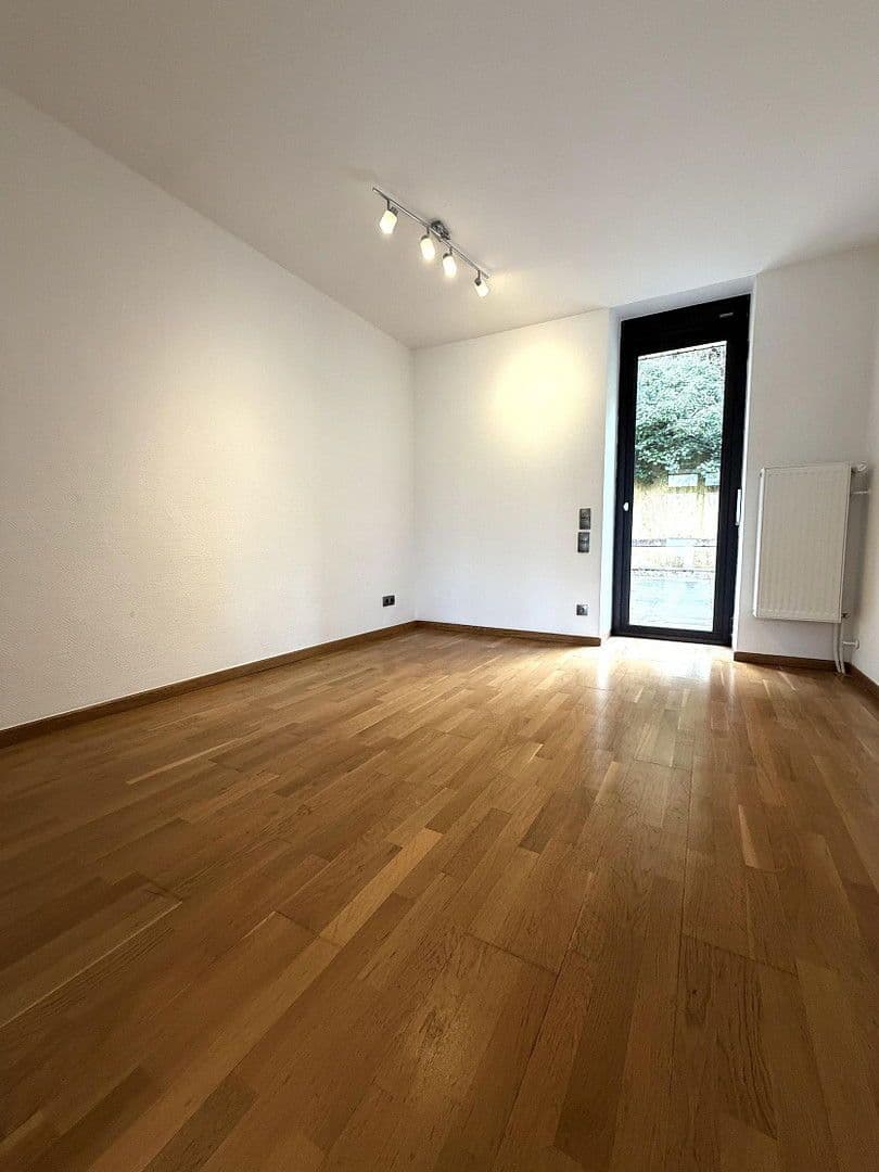 Prodej domu 277 m², pozemek 803 m², Butzweiler Str. 52, Kordel, Porýní-Falc Prodej domu 277 m², pozemek 803 m², Butzweiler Str. 52, Kordel, Porýní-Falc